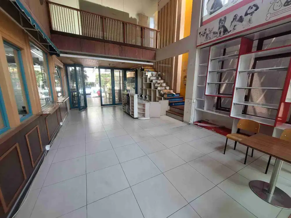 Disewakan Ex Cafe Ruang Usaha Strategis Di Mainroad Sayap Riau Bandung