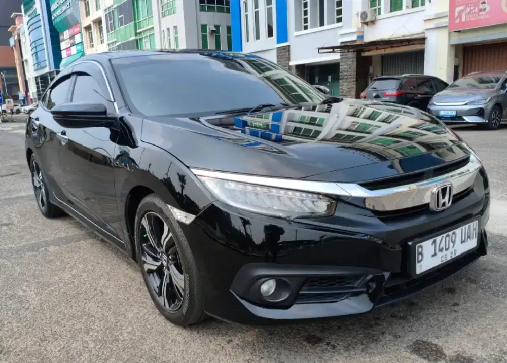 CIVIC Sedan 1.5 ES AT 2018 TDP20jt Honda Civic ES Matic Automatic