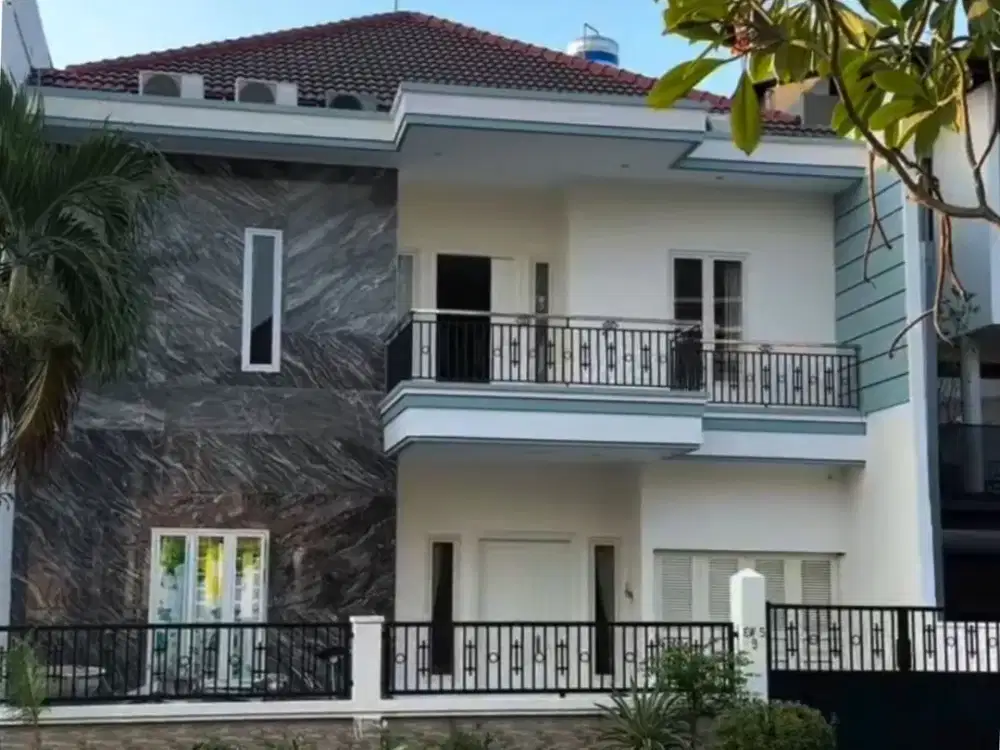 RUMAH CITRALAND EASTWOOD SIAP HUNI. TERIMA JADI SUDAH RENOVASI. MEWAH. SURABAYA BARAT