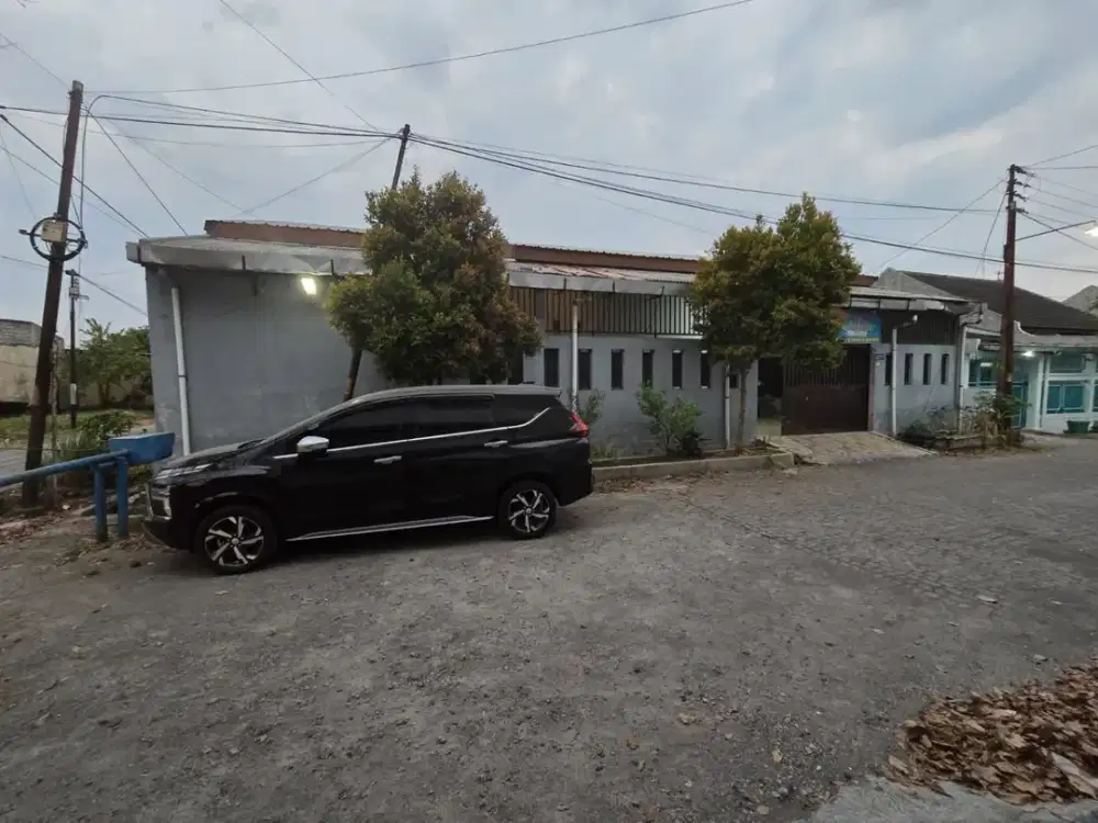Rumah / Gudang Strategis Siap Pakai di Grogol Indah, Telukan, Grogol