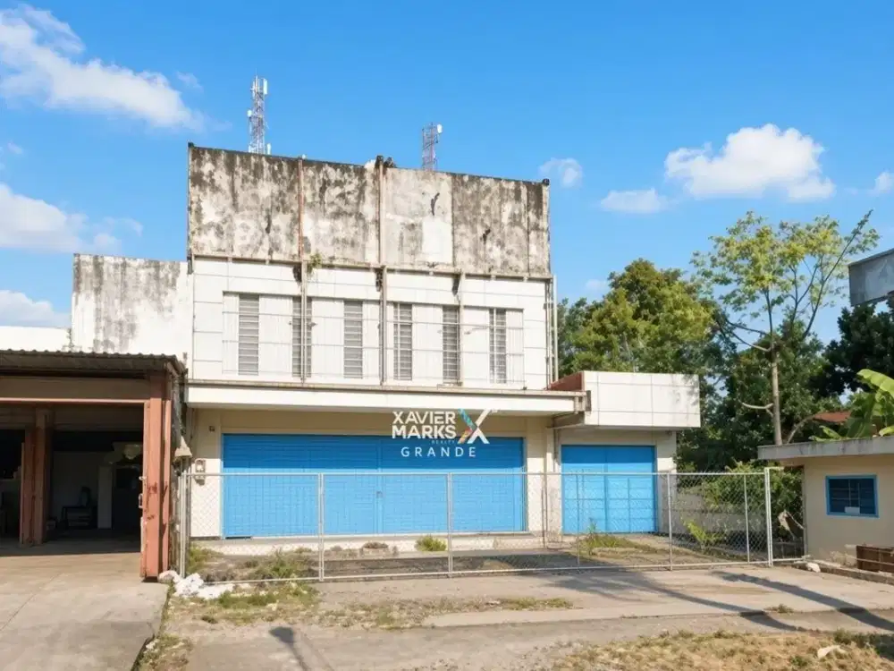 Dijual/Disewakan gedung bekas dealer sepeda motor di depan pasar Dampit Kabupaten Malang