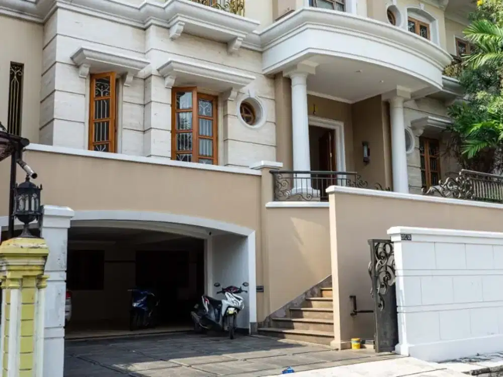 Dijual Rumah Mewah di Kawasan Cempaka Putih Jakarta Pusat Dengan Bangunan 3,5 Lantai ND-19499