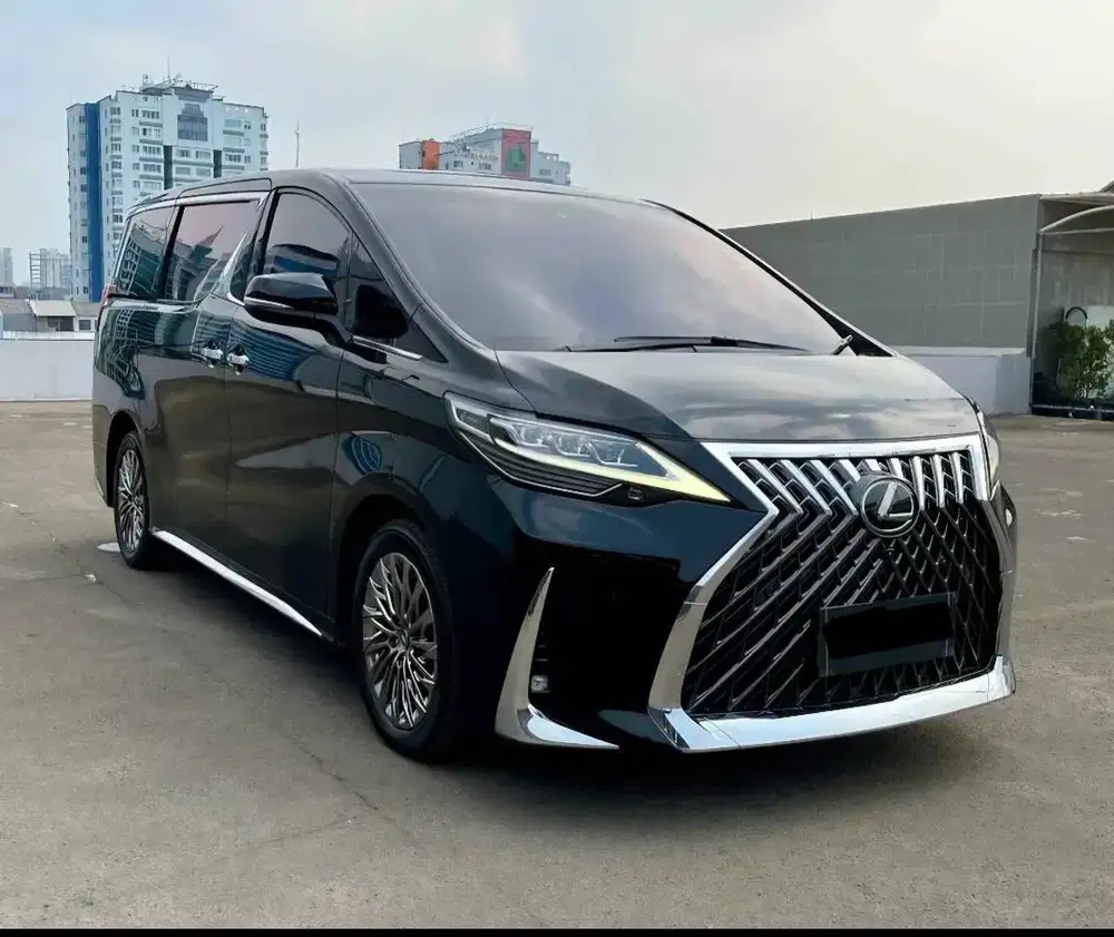 LEXUS LM 350 VIP 4 SEAT 2023 LOW KM. ATPM LM350. BLACK On BLACK. ANTIK