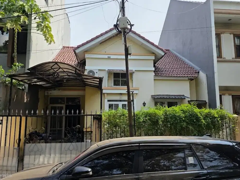 Dijual Rumah Taman Semanan Indah Jakbar, LT 135 M², 2 Lantai Mezzanine, 3+1 KT, Depan Taman, Bebas Banjir, SHM, Rp 2.75 M Nego
