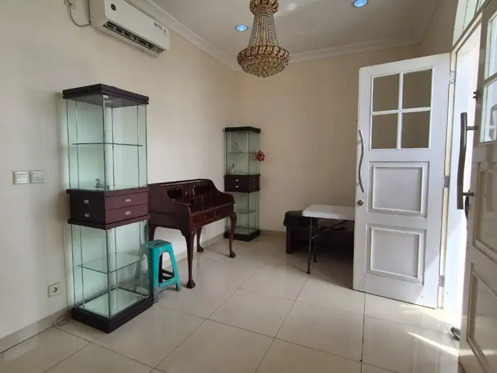 RUMAH MEWAH DI ATAS MALL! Jual The Villas MOI Kelapa Gading