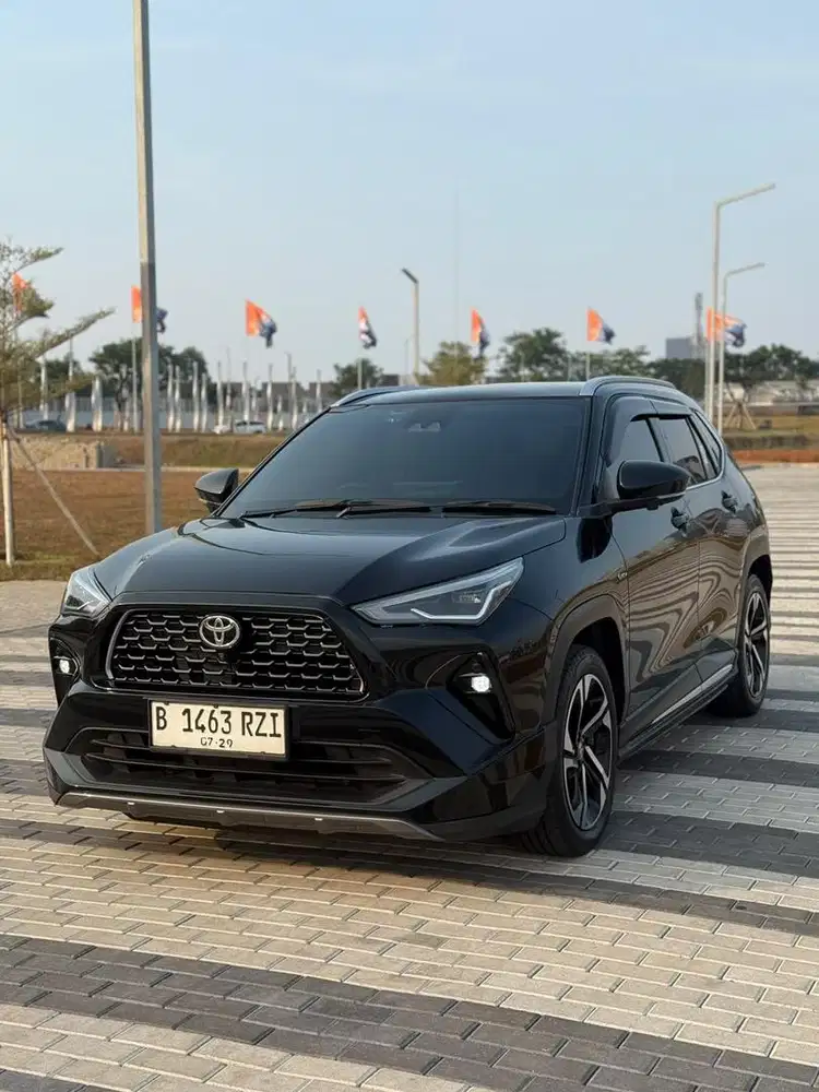 TOYOTA YARIS CROSS GR TSS MATIC AT CVT 2023 HITAM GANJIL