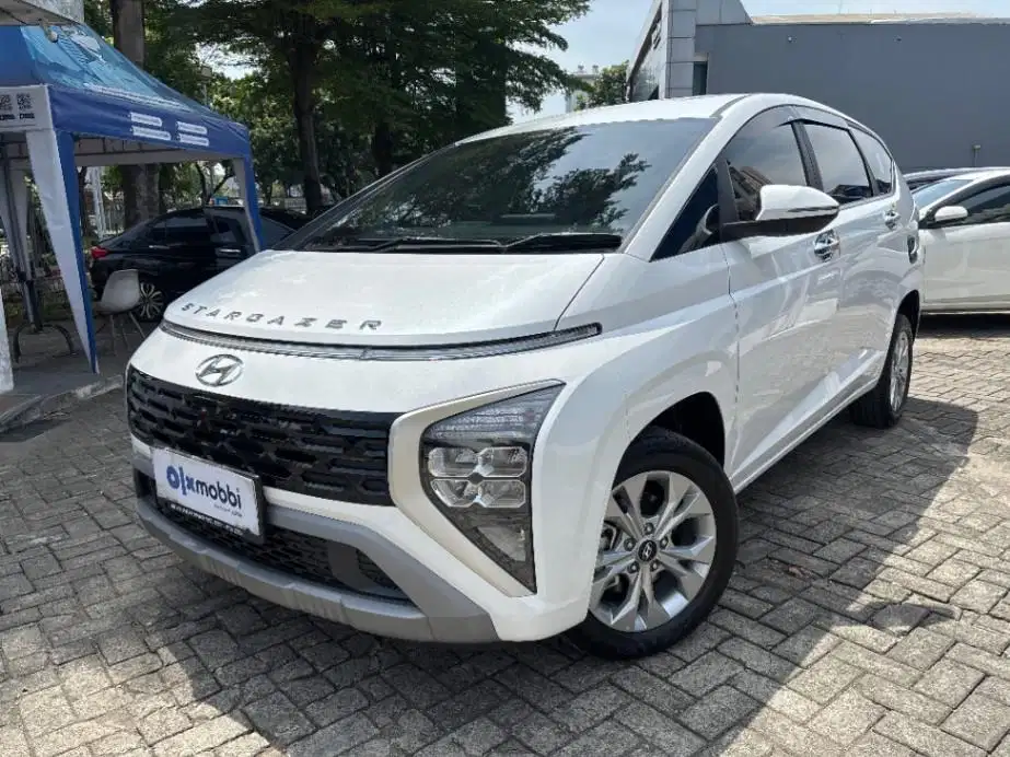 DP MURAH Hyundai Stargazer 1.5 Trend Essential AT 2025 Putih CEIDB