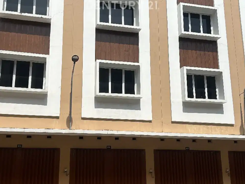 RUKO TENGAH KOTA COCOK UNTUK KANTOR DAN USAHA