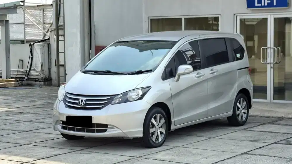 [Low KM] Honda Freed 1.5 E AT PSD