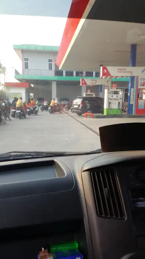 Cari lowongan kerja untuk adik saya usia 22 perempuan ijasah smk,