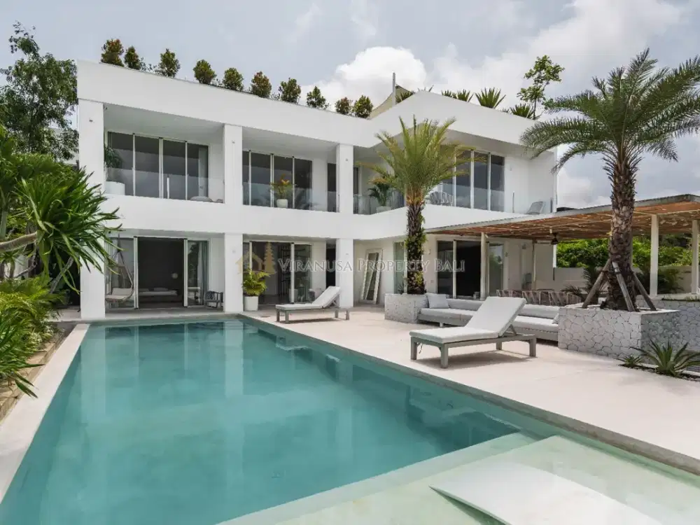 Luxury 4-Bedroom Modern Villa with 360° Panoramic Rooftop in Ungasan, Bali