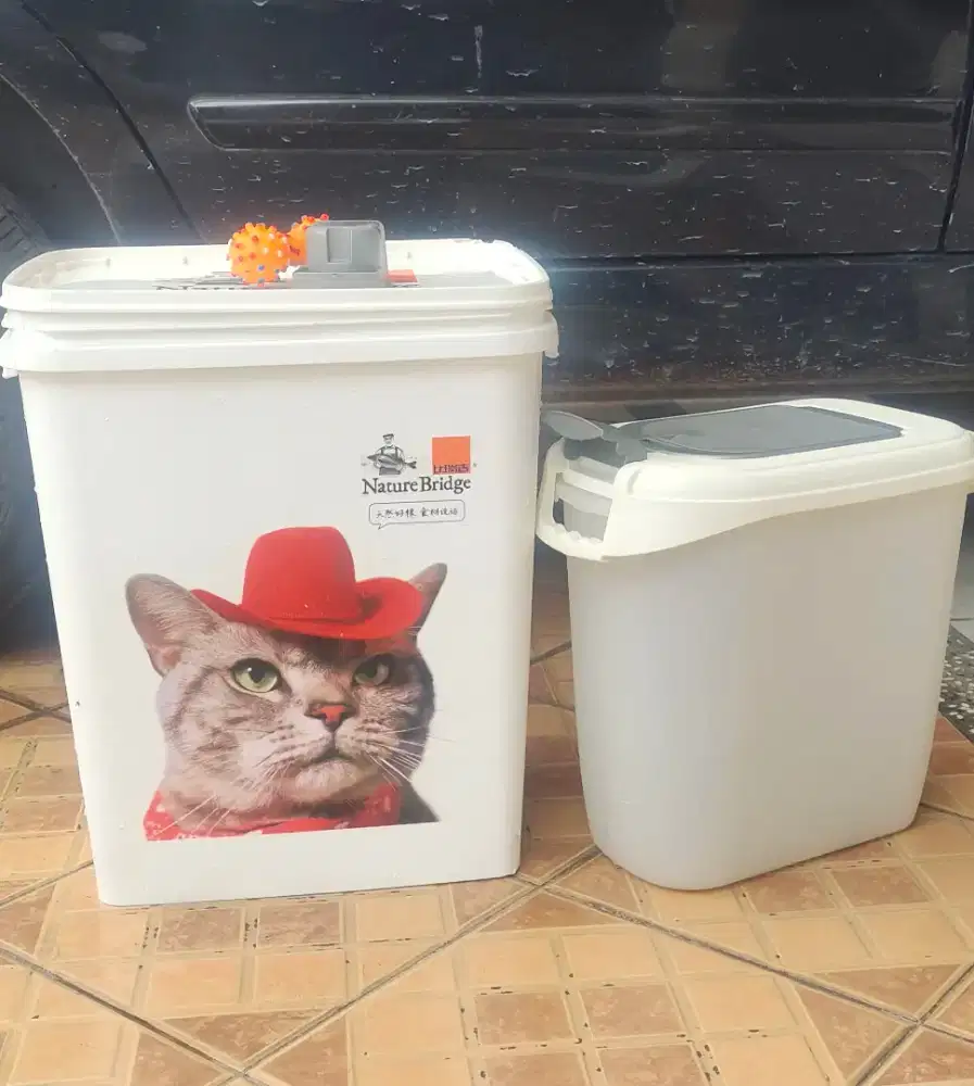 Dijual tempat makanan hewan peliharaan anjing,kucing,kelinci