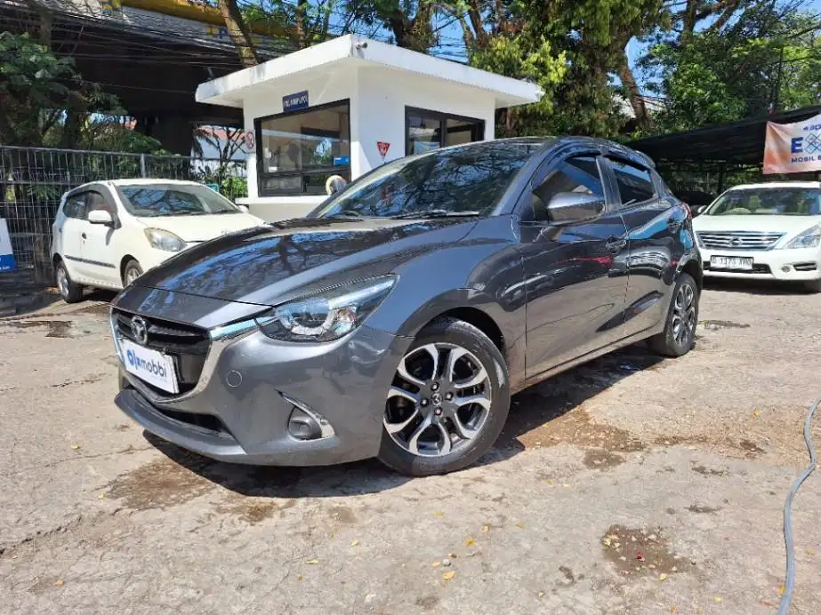 LOW DP Mazda 2 1.5 R Bensin-AT 2017 AGE