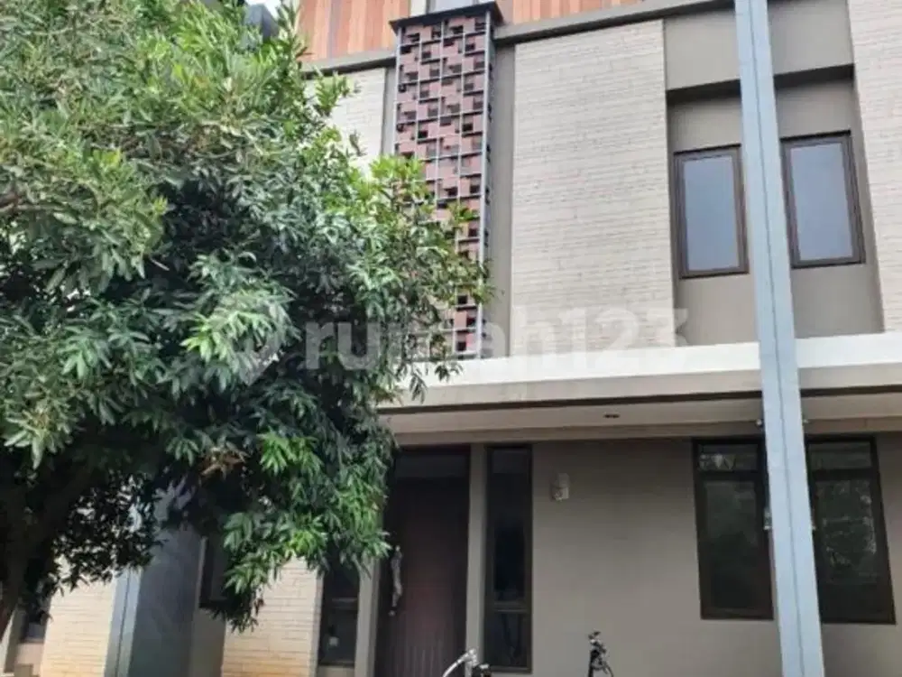 Rumah Cantik di BSD City 3 Lantai Siap Huni Lokasi Strategis