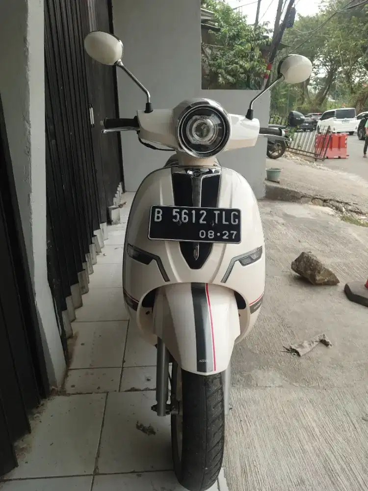 Scooter model vespa matic  tahun 2022