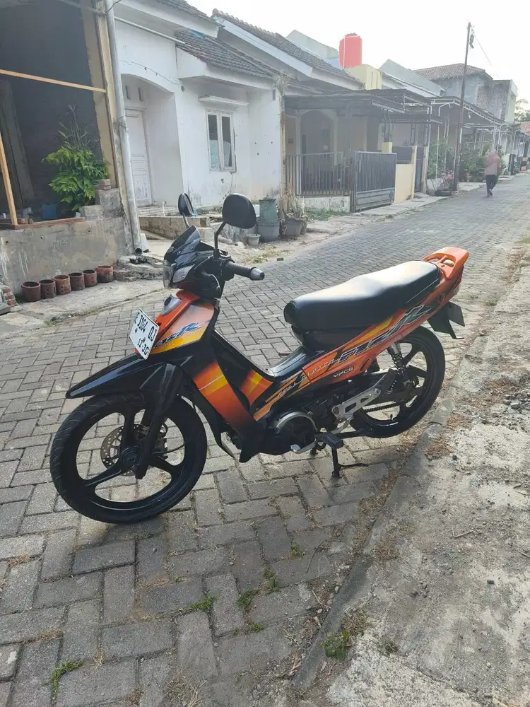 Yamahan F 1 ZR 2003