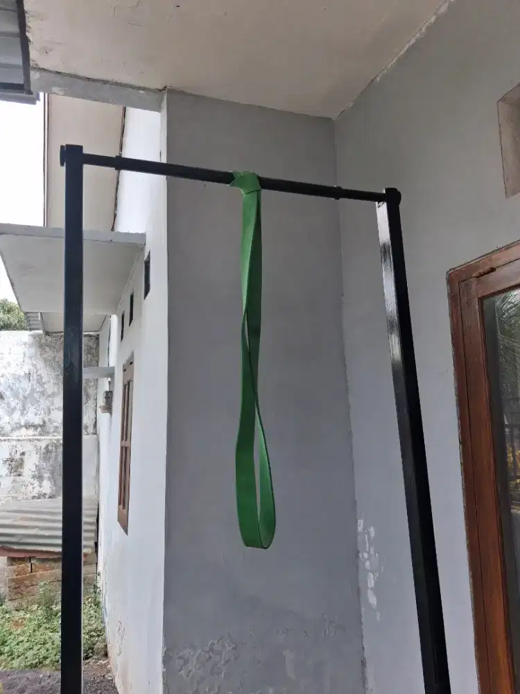 TIANG PULL UP UNTUK OLAHRAGA DIRUMAH