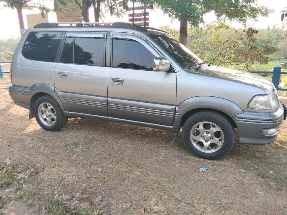 Toyota Kijang 2004 Bensin