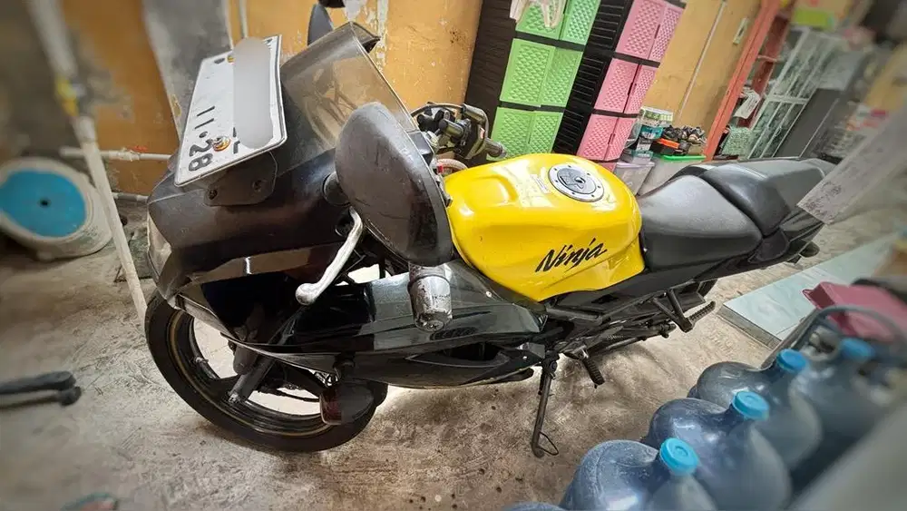 Kawasaki Ninja 150RR tahun 2013 Kuning
