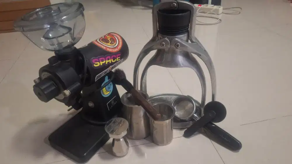 1 paket gerinda kopi + rokpresso
