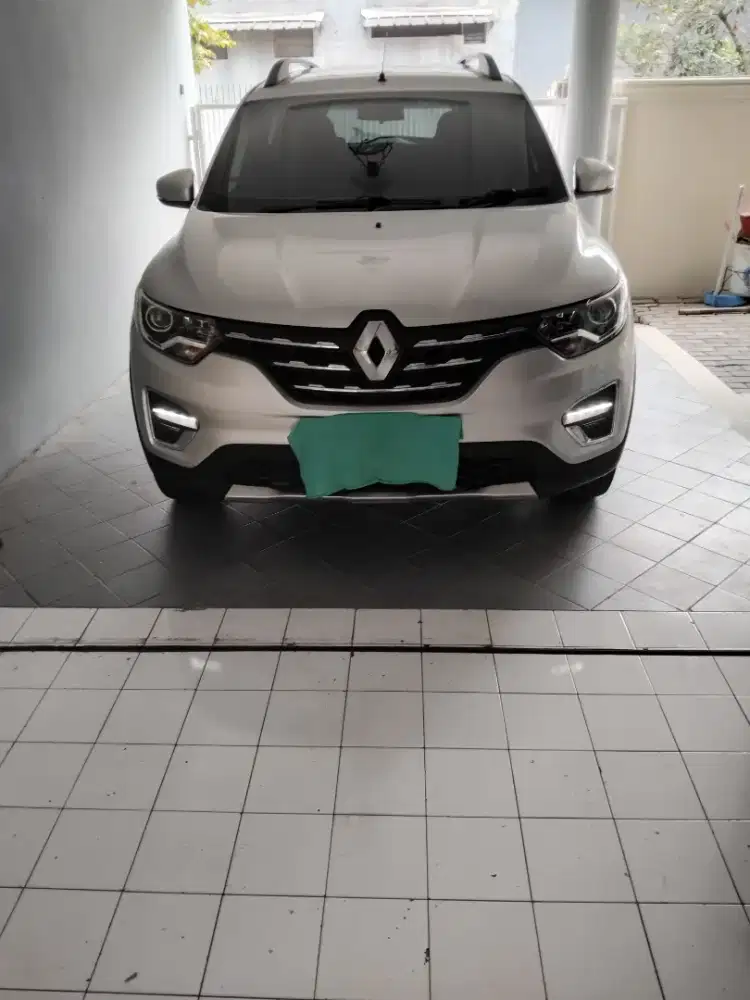 Renault Triber Rxz 1.0 a/t 2022/21 silver