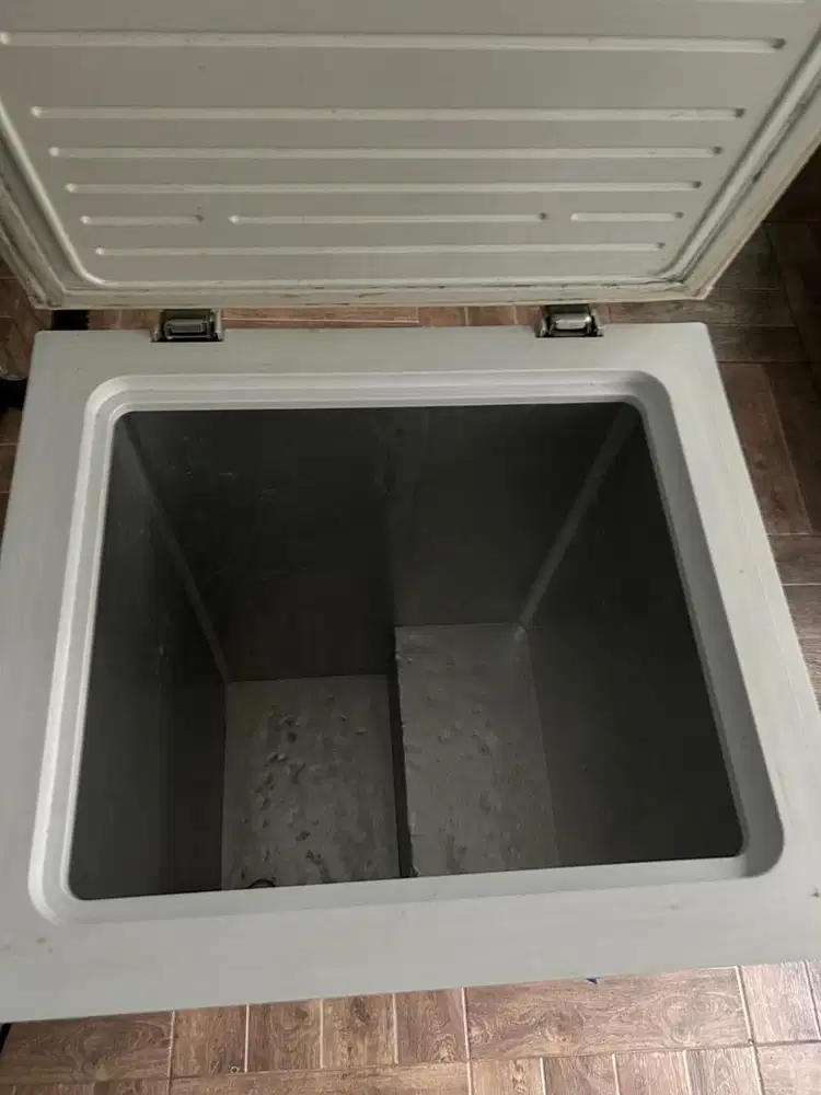 JUAL FREEZER MIDEA 99 LITER