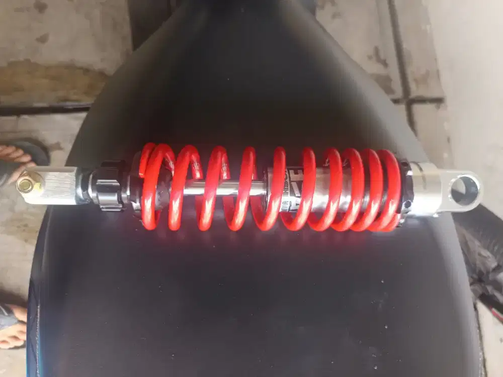 Shockbearker yoshimura r13