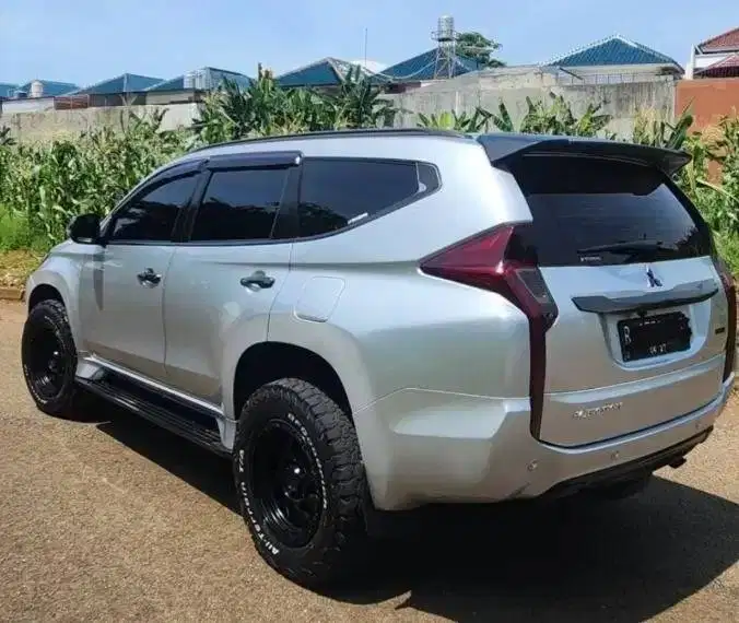 mitsubishi pajero sport (2017)