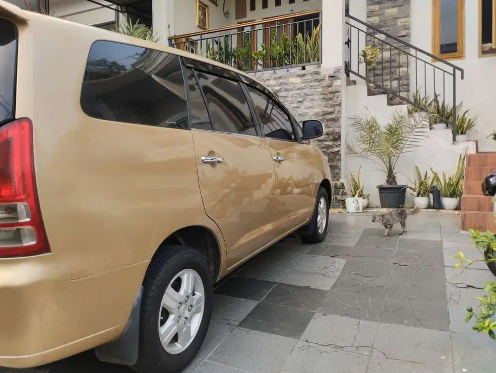 Toyota Kijang Innova 2006 Bensin