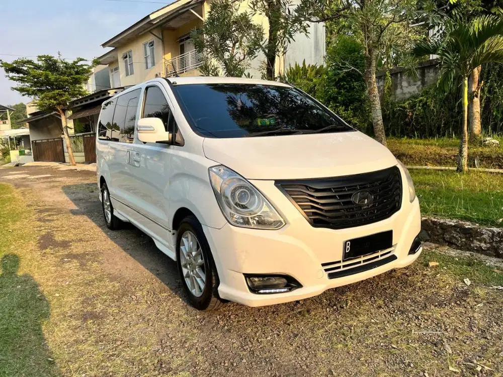 Hyundai H1 Royale 2.4 Bensin Matic 2016 Captain Seat Business Class