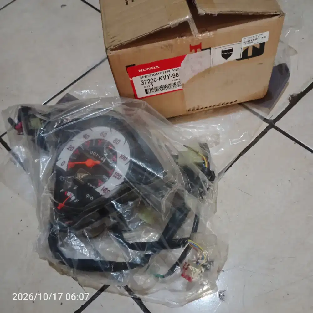 Jual cepat spedometer beat karbu masih baru original 600 net.