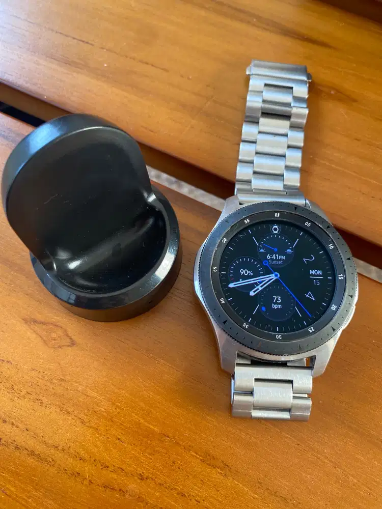 Jam Tangan Samsung Galaxy 1