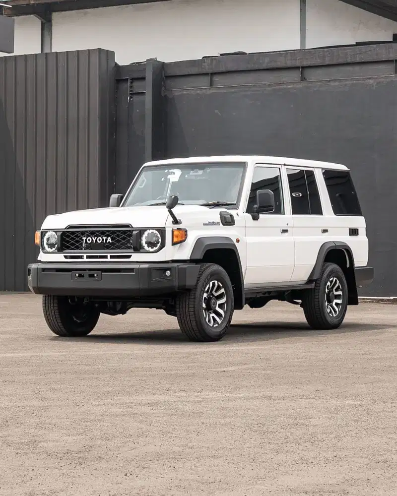 TOYOTA LAND CRUISER 70 4WD 2026 JAPAN VERSION WHITE On BLACK Ready