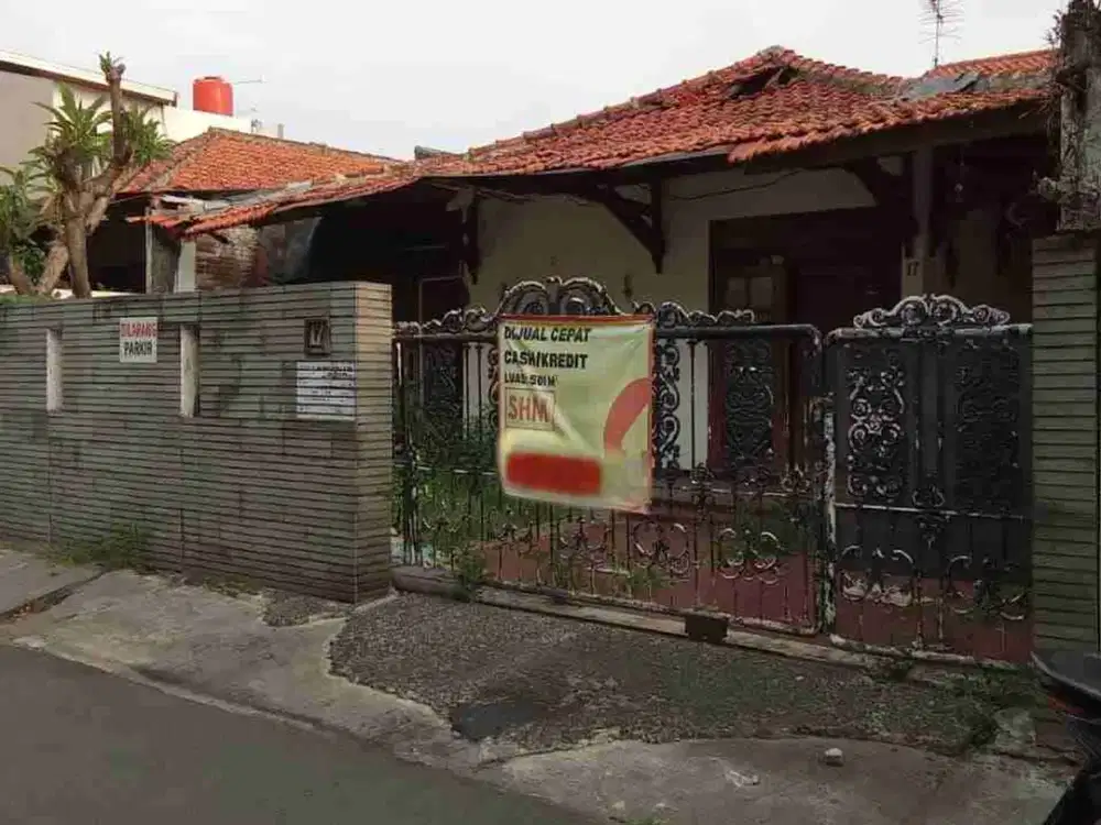 DIJUAL MURAH RUMAH TUA HITUNG TANAH DI JATIPADANG PASAR MINGGU