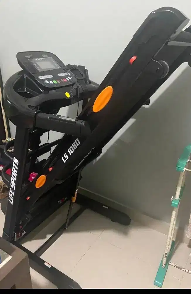Treadmill LS 1080