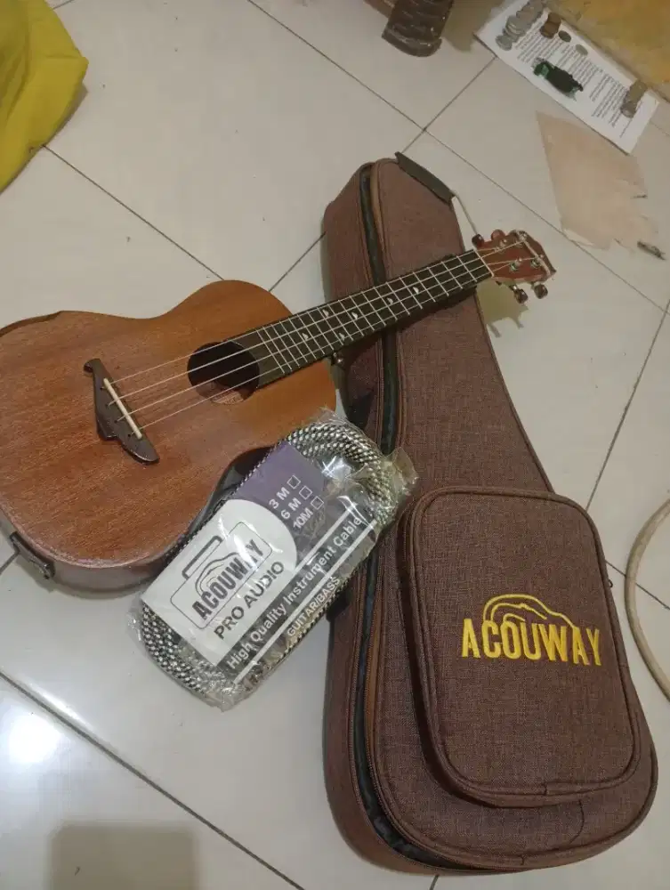 Okulele acouway