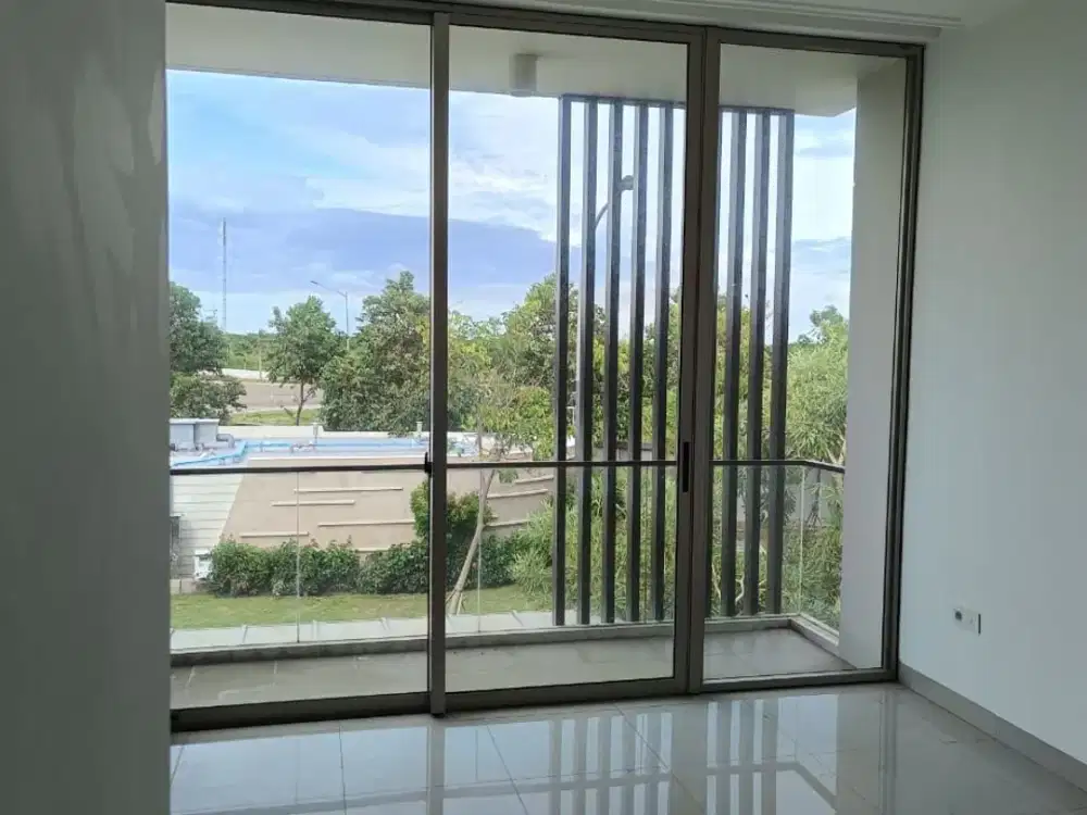 DIJUAL RUMAH PIK 2 UK 8x15 (2 LANTAI) DEPAN TAMAN SHM BISA KPR TERMURAH JARANG ADA