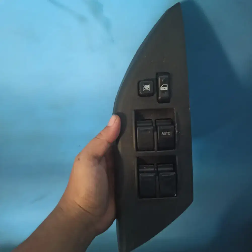 Switch power window vios