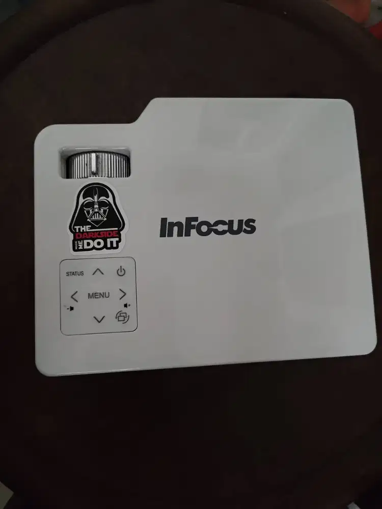 Proyektor LED InFocus IN144 - Ringkas, Awet & Siap Pakai