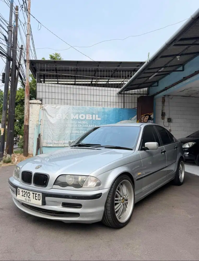 BMW E46 318i Tahun 2000