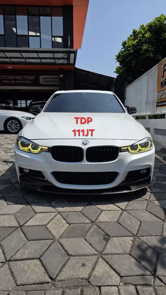 BMW 330i Matic Tahun 2016 Kondisi Mulus Terawat Istimewa Seperti Baru
