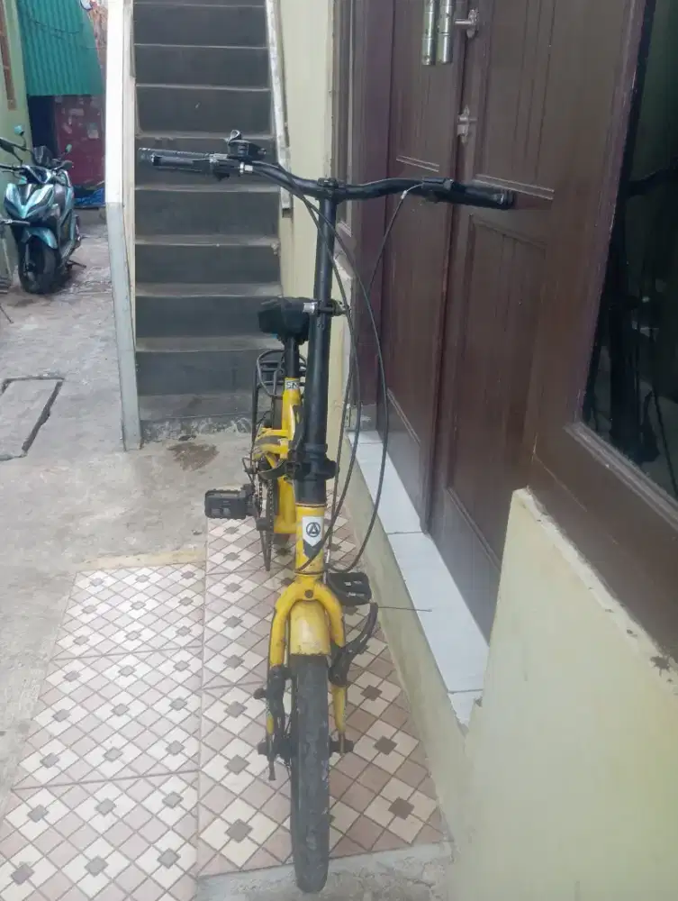 Di jual sepeda lipat merek Pacifik