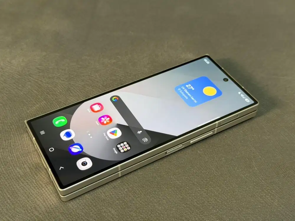 Samsung z fold 6 white 12/256gb dualsim 5G fullset resmi SEIN RR MURAH
