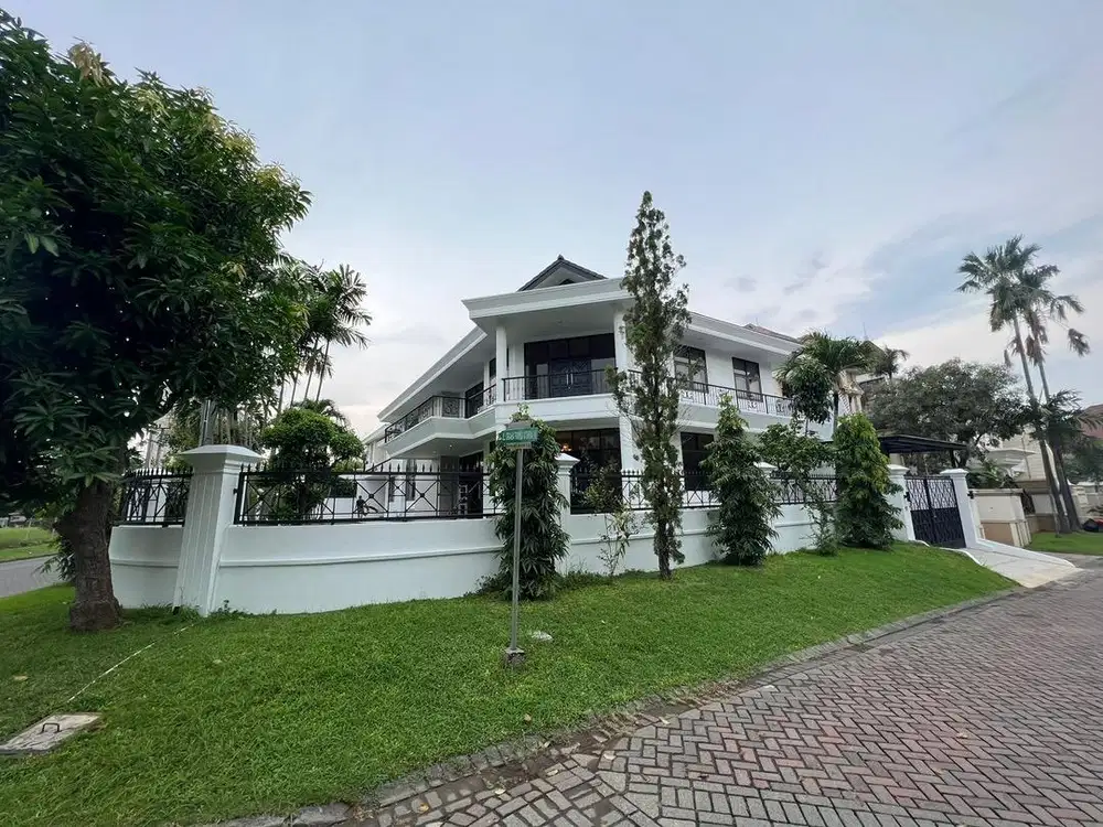 FULL FURNISH! RUMAH MEWAH GRAHA FAMILI / FAMILY BLOK D BAGUS MAIN ROAD
