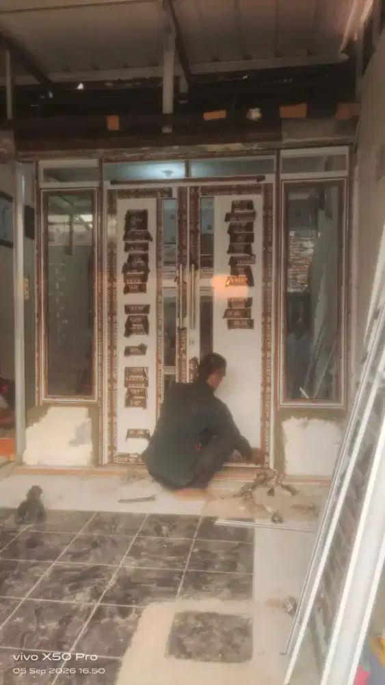Kusen jendela dan pintu aluminium