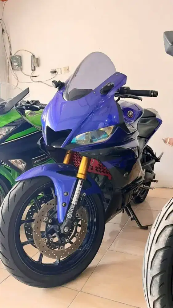YAMAHA R25 V2 2019