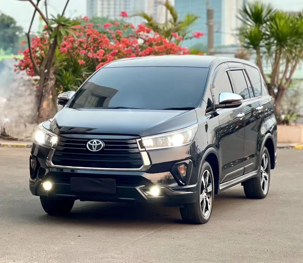 Toyota Kijang Innova Venturer 2.4 AT Diesel 2021 / 2022