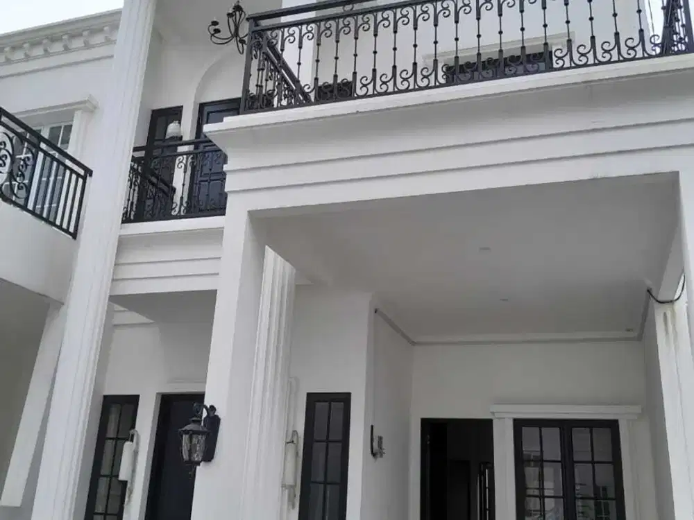 Jual Rugi Rumah Cantik Kondisi Baru di Town House Leuwinanggung