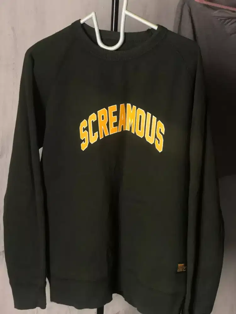 Jaket sweater screamous