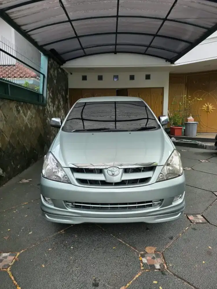 Innova 2.7 V AT